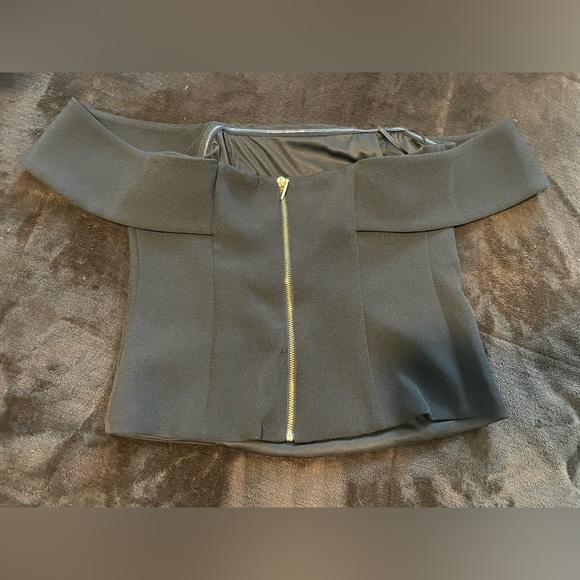 Express off the shoulder black crop top with gold zipper. - Picture 2 of 3